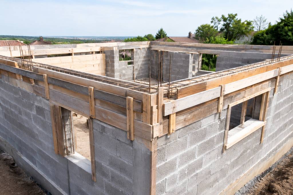 Chaînage maison : rôle, types et mise en œuvre pour renforcer la structure de votre habitation